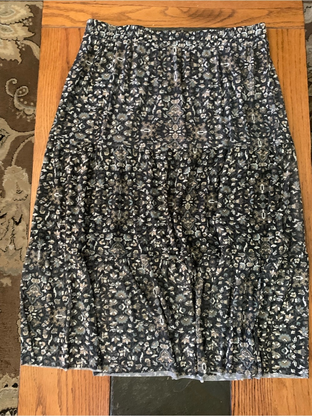 Canyon Retreat black print tiered skirt size medium - Picture 9 of 12